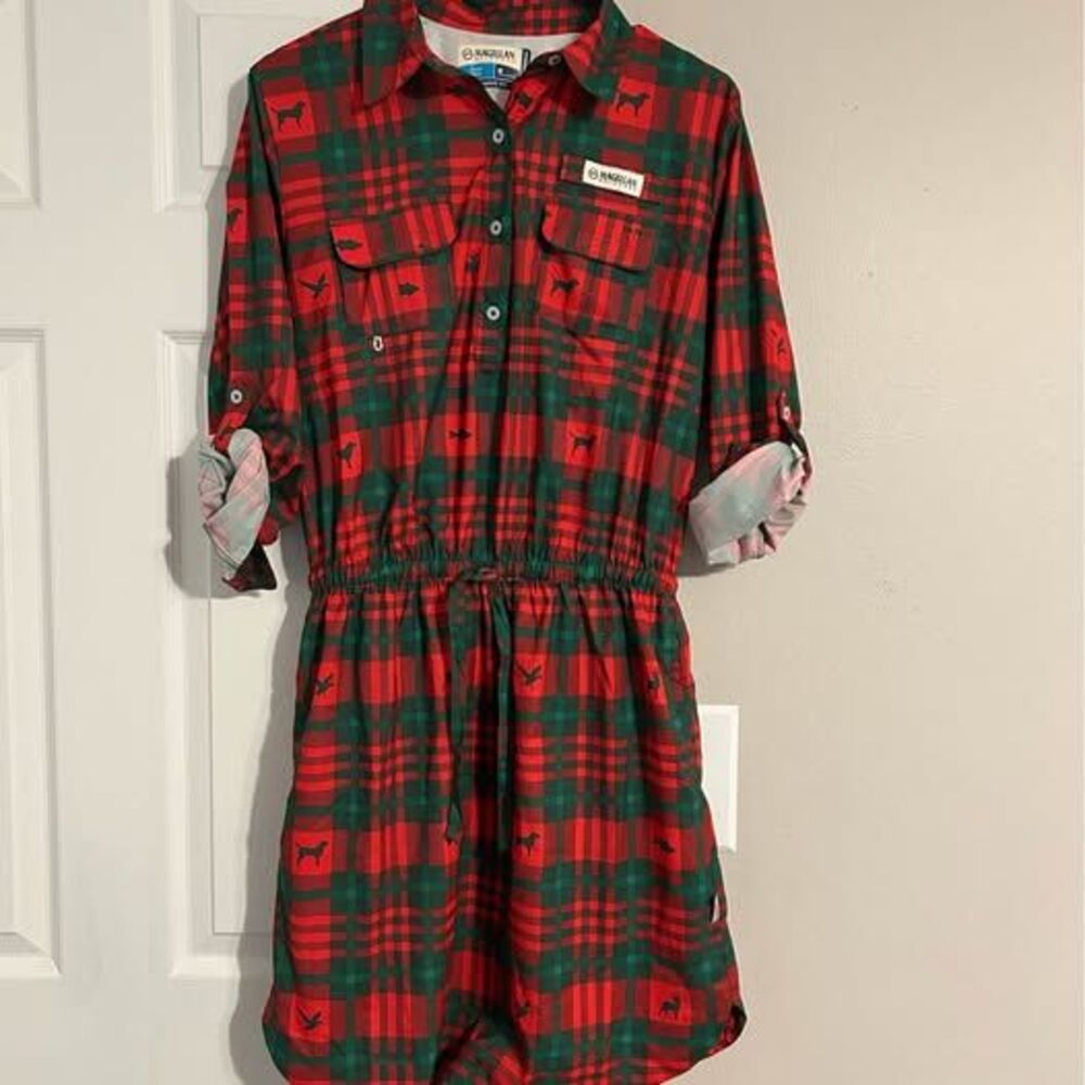 Magellan Outdoors Women’s Medium Christmas Plaid Fishing Shirt Dress Red Green